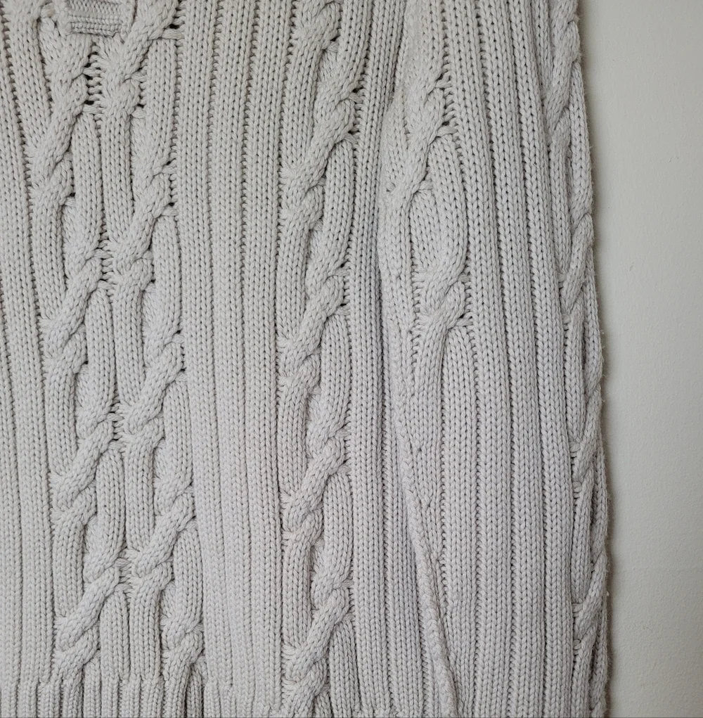 Vintage Banana Republic Extra Fine Merino‎ Wool Cable Knit Sweater